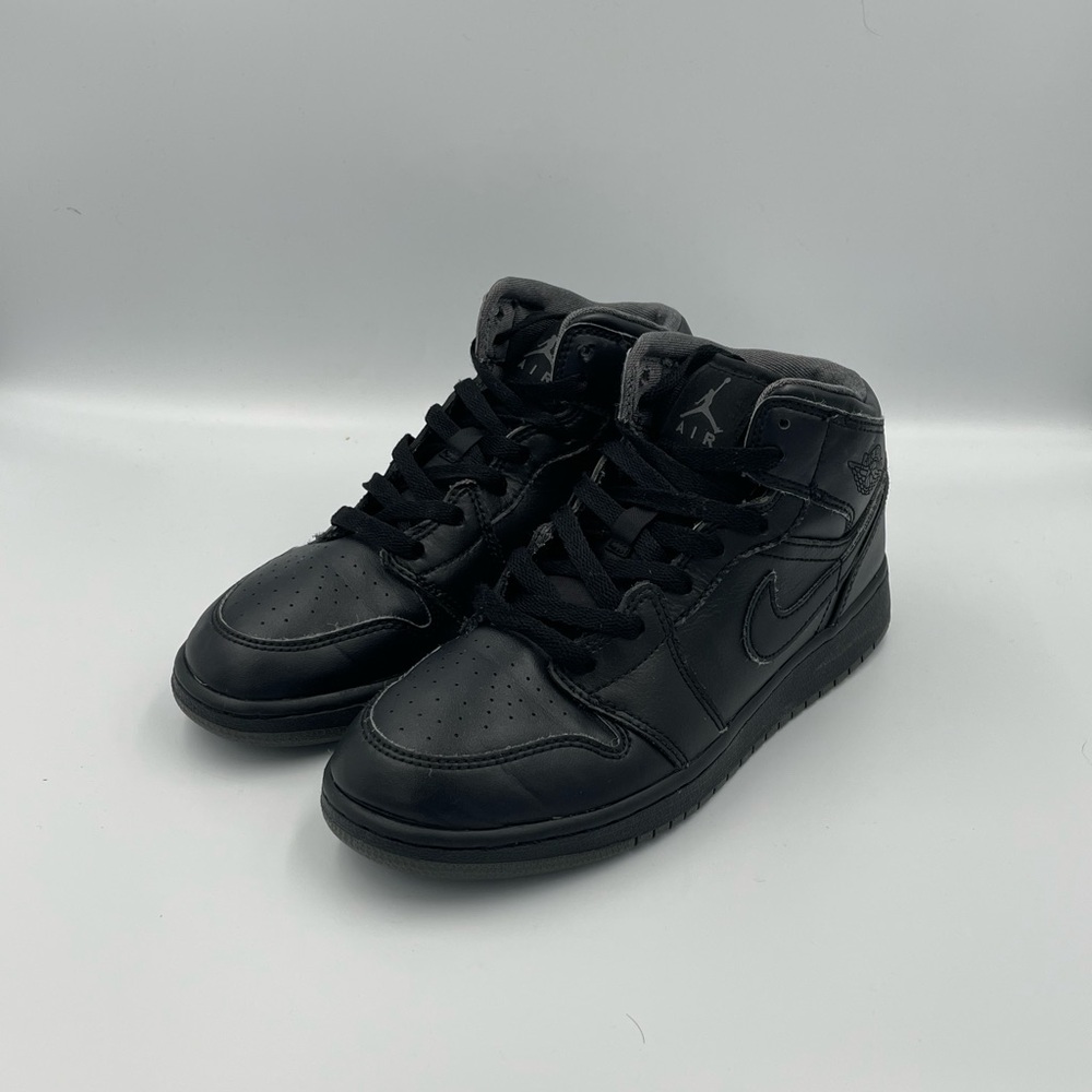 Air Jordan 1 MID All Black Grade school Sneakers 554725-021